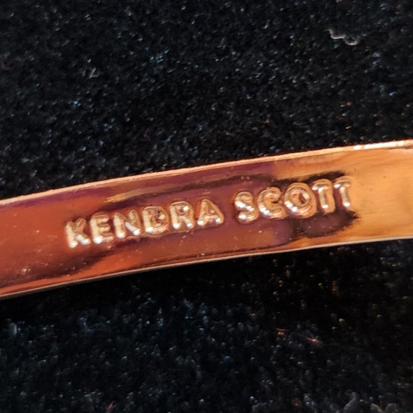 Sold..Kendra Scott Rose gold bracelet NWOT - Picture 5 of 5